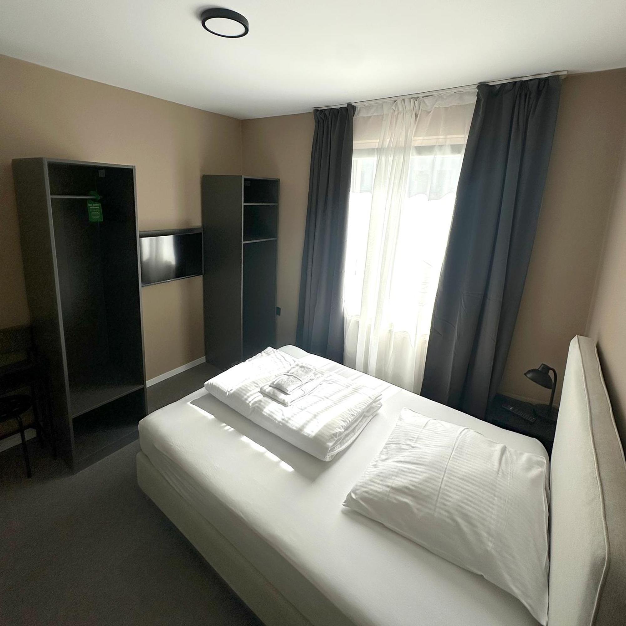 Benztown Hotel Gaestehaus Stuttgart Exteriör bild